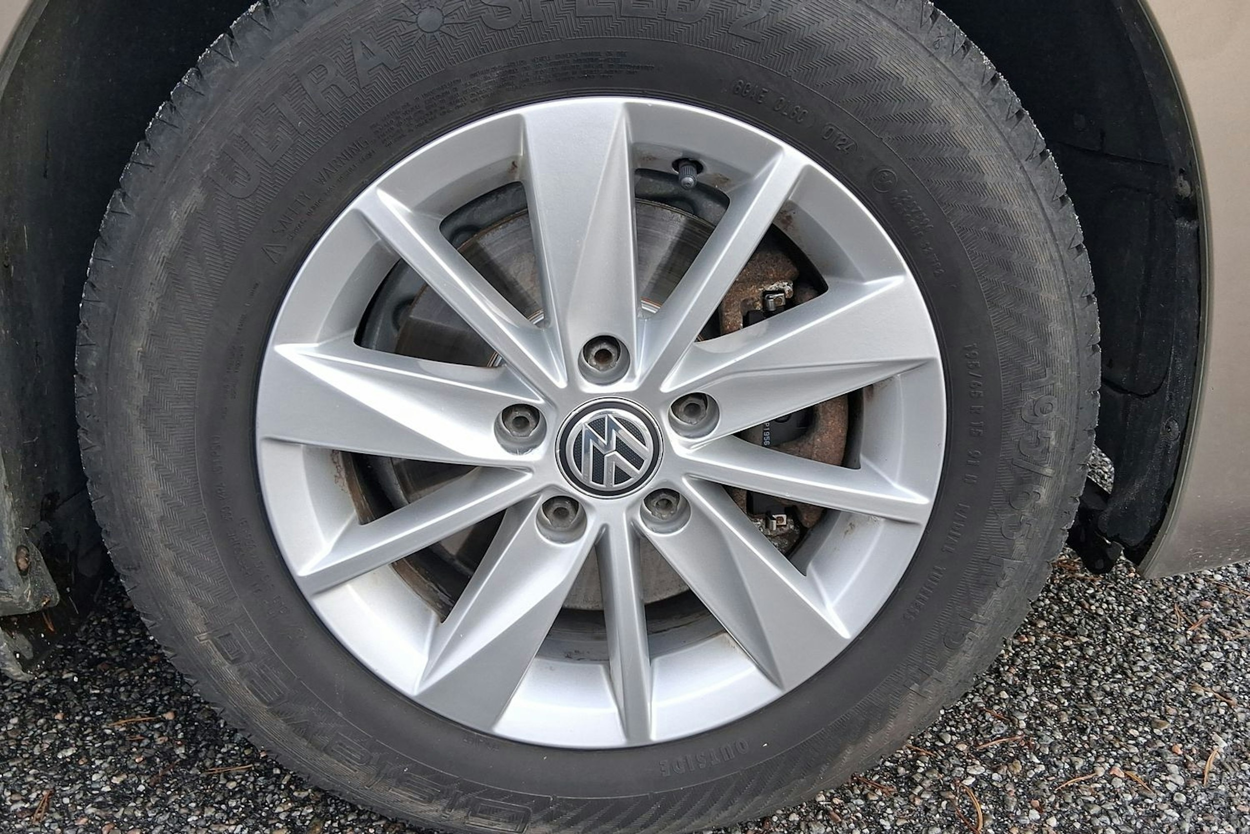 ruskea (beige) Volkswagen Golf Sportsvan 2014 kuva 11.