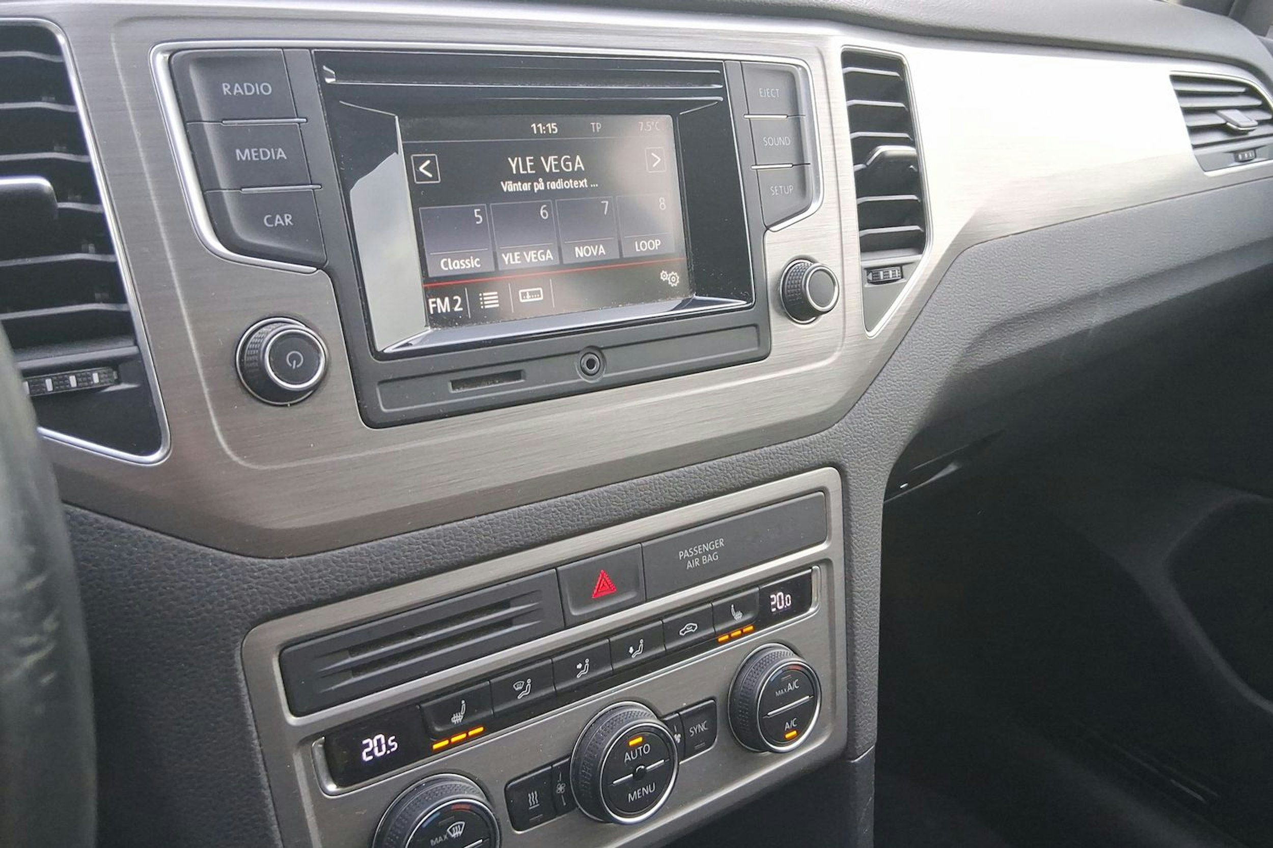 ruskea (beige) Volkswagen Golf Sportsvan 2014 kuva 17.