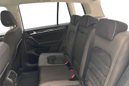 valkoinen Volkswagen Golf Sportsvan 2015 kuva 8.