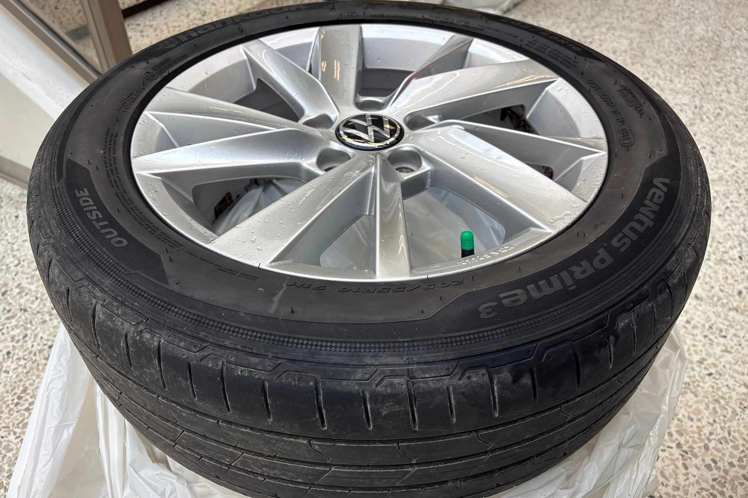 valkoinen Volkswagen Golf Sportsvan 2015 kuva 11.