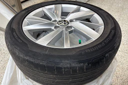 valkoinen Volkswagen Golf Sportsvan 2015 kuva 11.