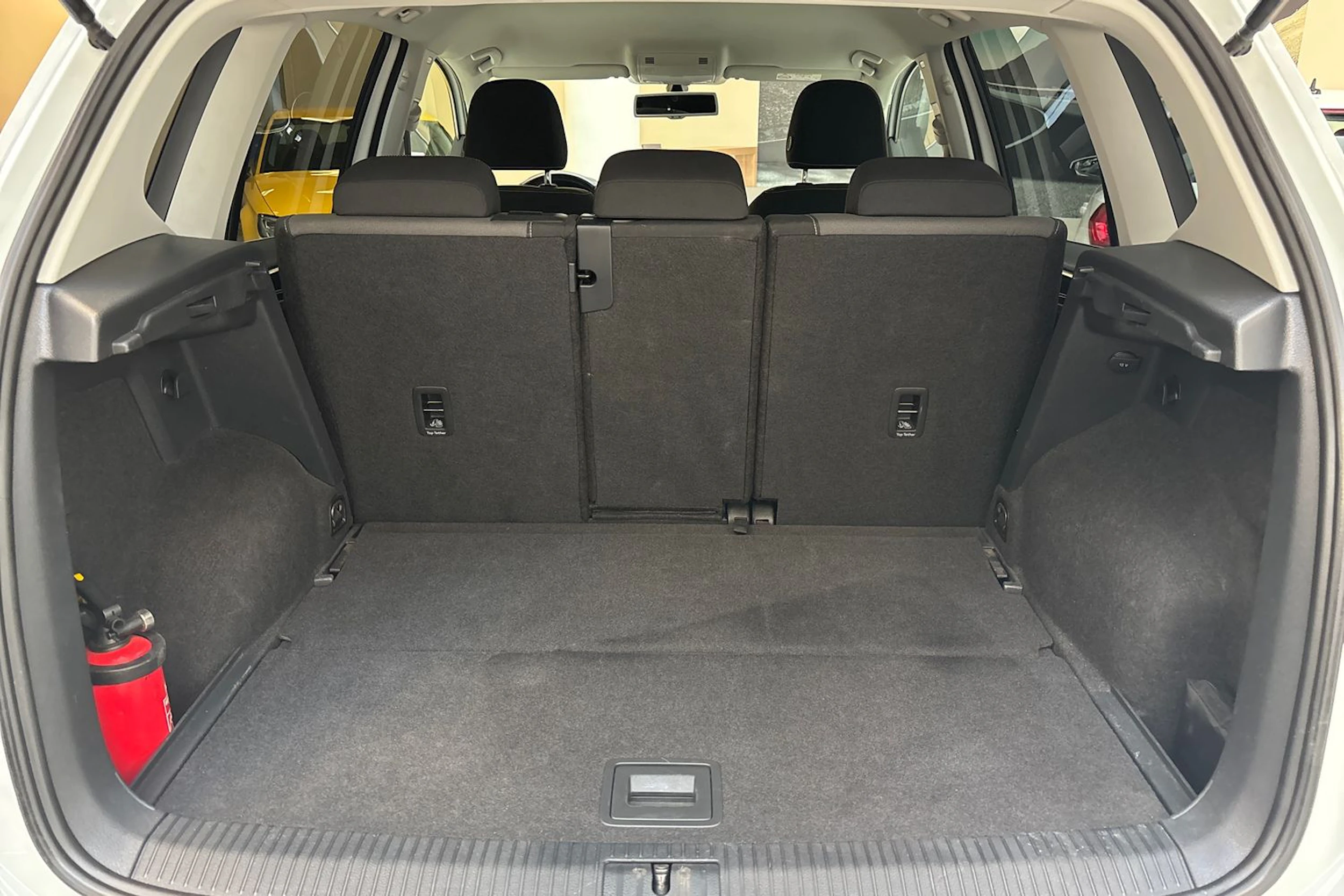 valkoinen Volkswagen Golf Sportsvan 2015 kuva 12.