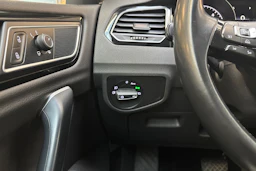 valkoinen Volkswagen Golf Sportsvan 2015 kuva 13.