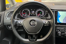 valkoinen Volkswagen Golf Sportsvan 2015 kuva 14.