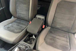 valkoinen Volkswagen Golf Sportsvan 2015 kuva 19.