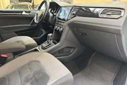 valkoinen Volkswagen Golf Sportsvan 2015 kuva 20.