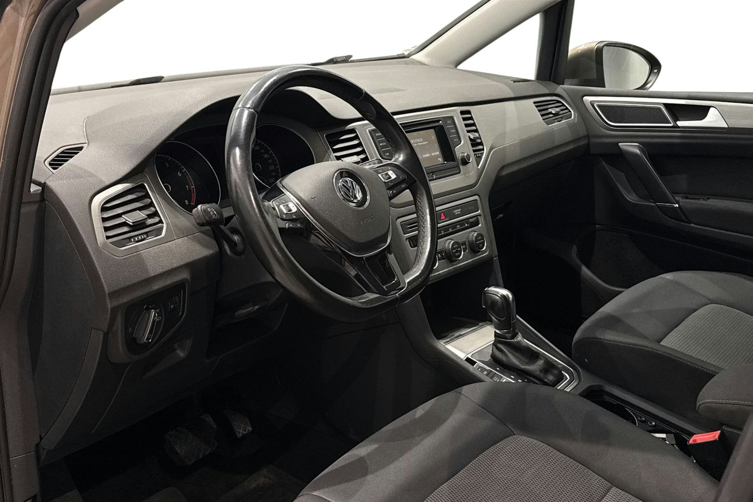 met. ruskea (beige) Volkswagen Golf Sportsvan 2015 kuva 7.