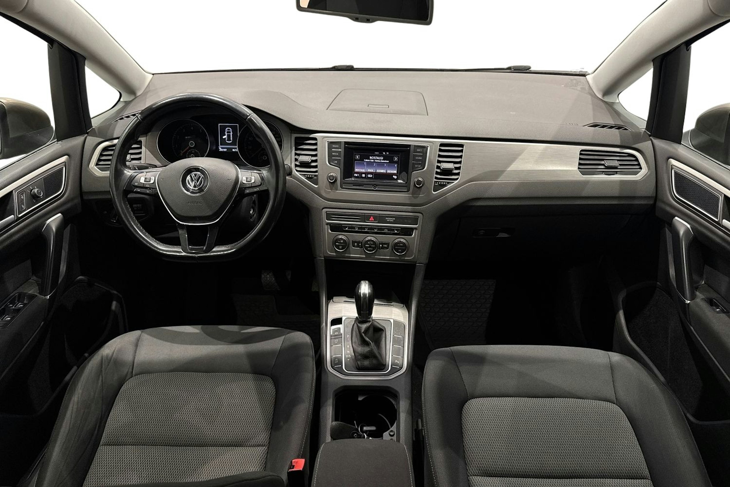 met. ruskea (beige) Volkswagen Golf Sportsvan 2015 kuva 9.