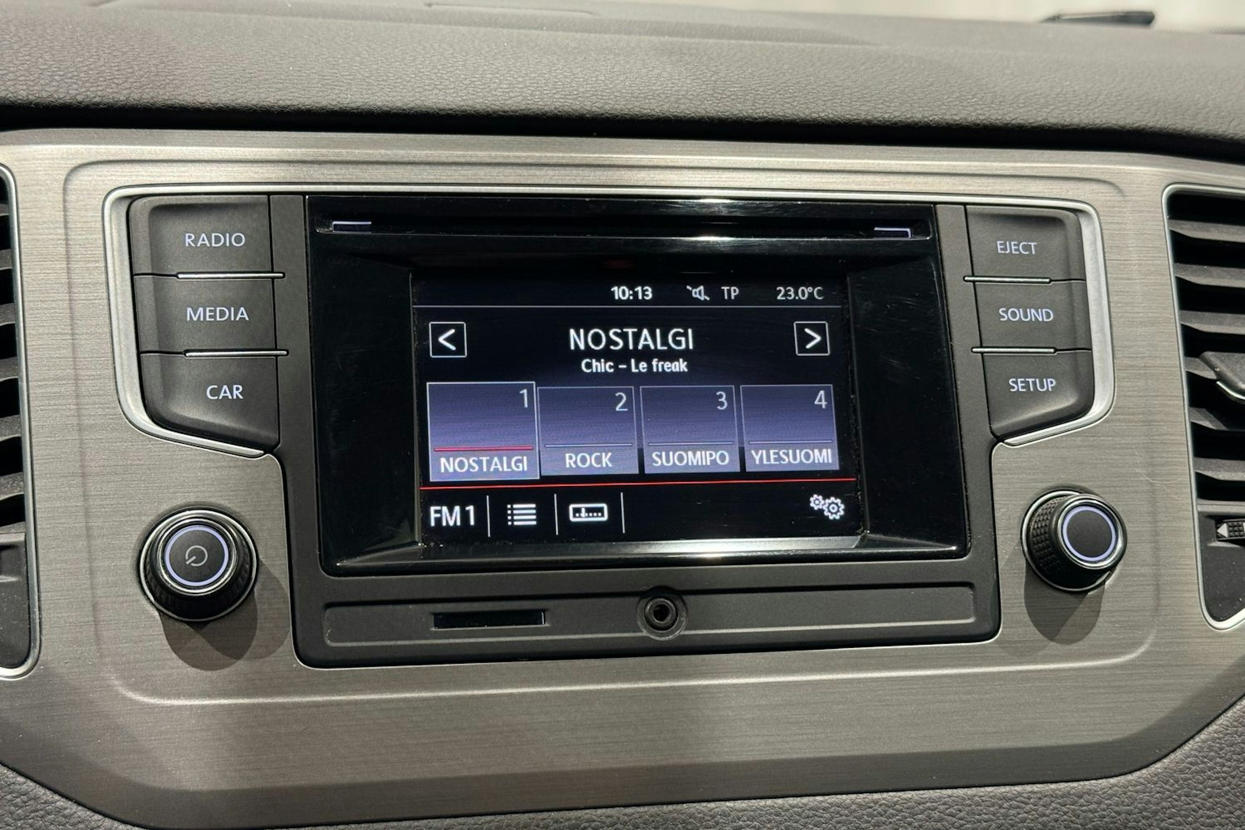 met. ruskea (beige) Volkswagen Golf Sportsvan 2015 kuva 18.