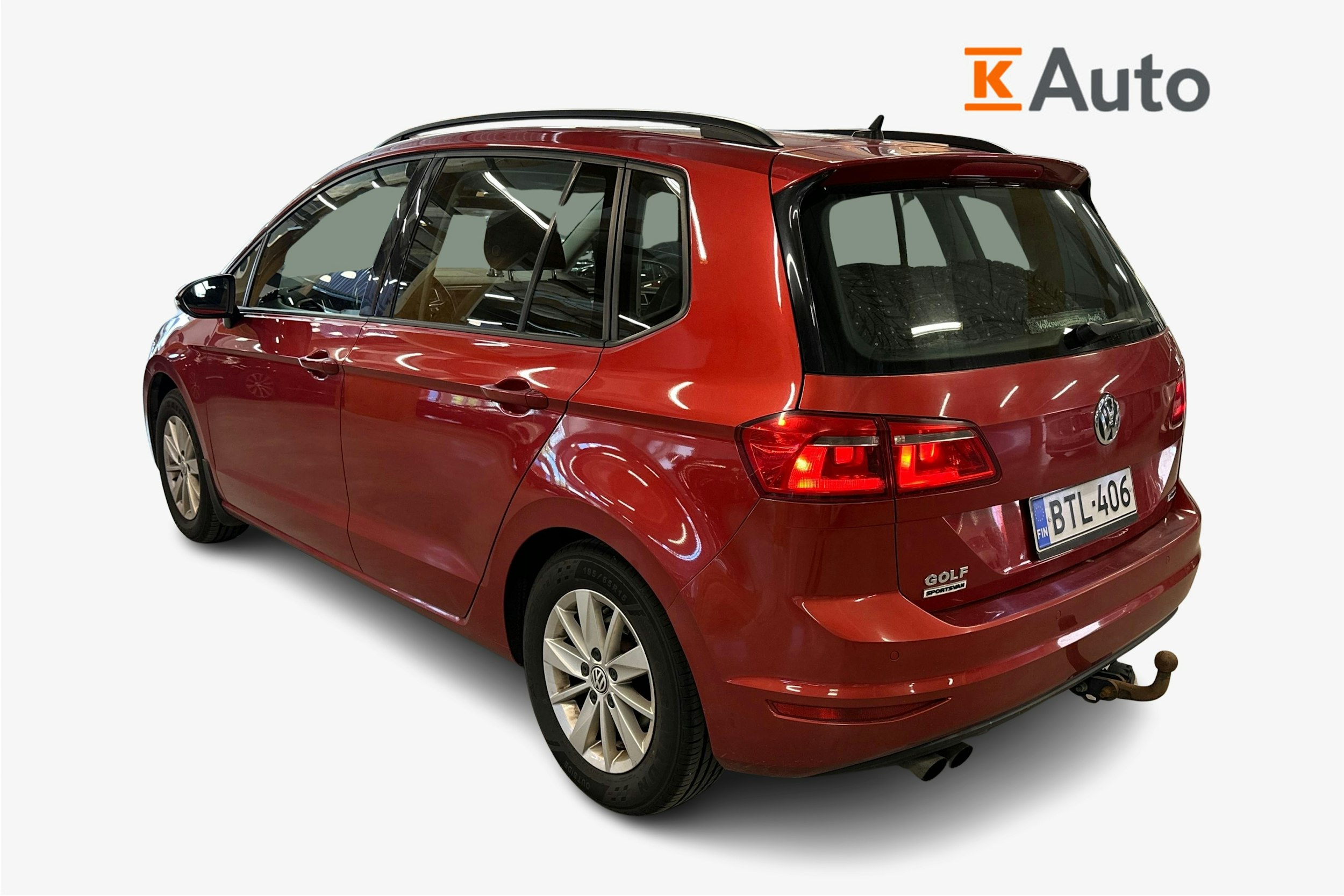 punainen Volkswagen Golf Sportsvan 2015 kuva 2.