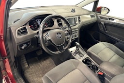 punainen Volkswagen Golf Sportsvan 2015 kuva 3.