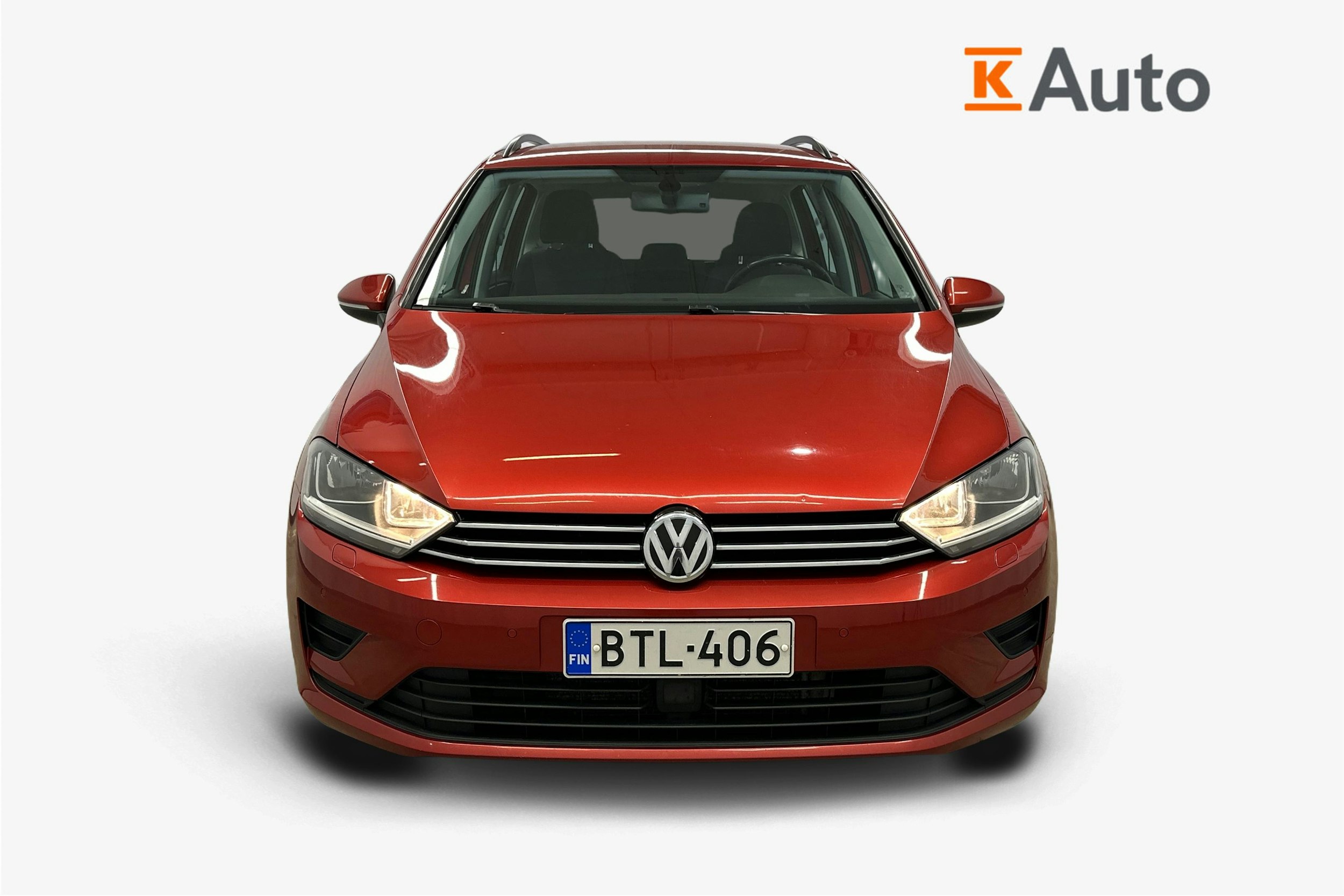 punainen Volkswagen Golf Sportsvan 2015 kuva 5.