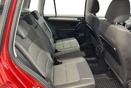 punainen Volkswagen Golf Sportsvan 2015 kuva 11.