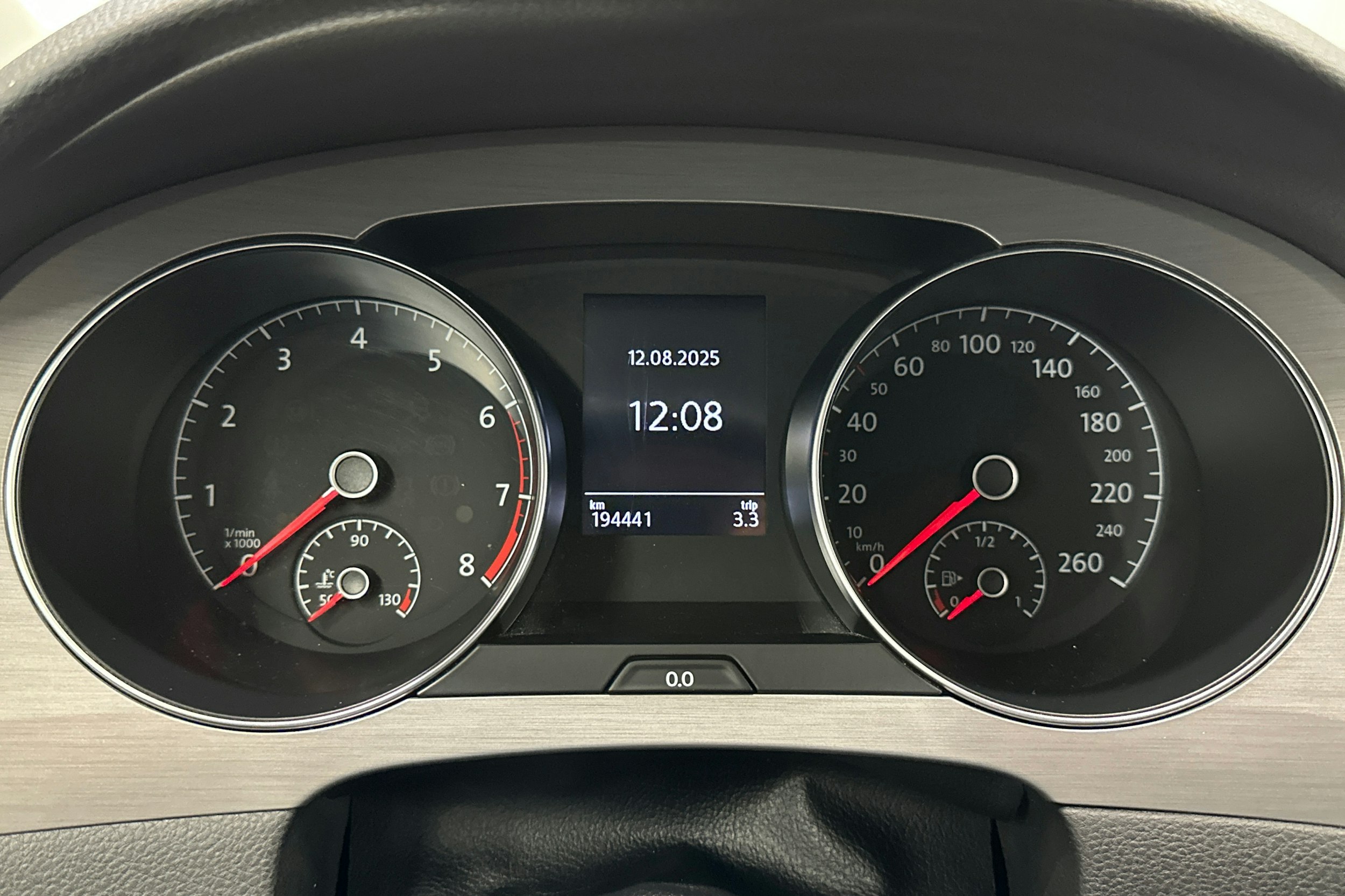 punainen Volkswagen Golf Sportsvan 2015 kuva 16.