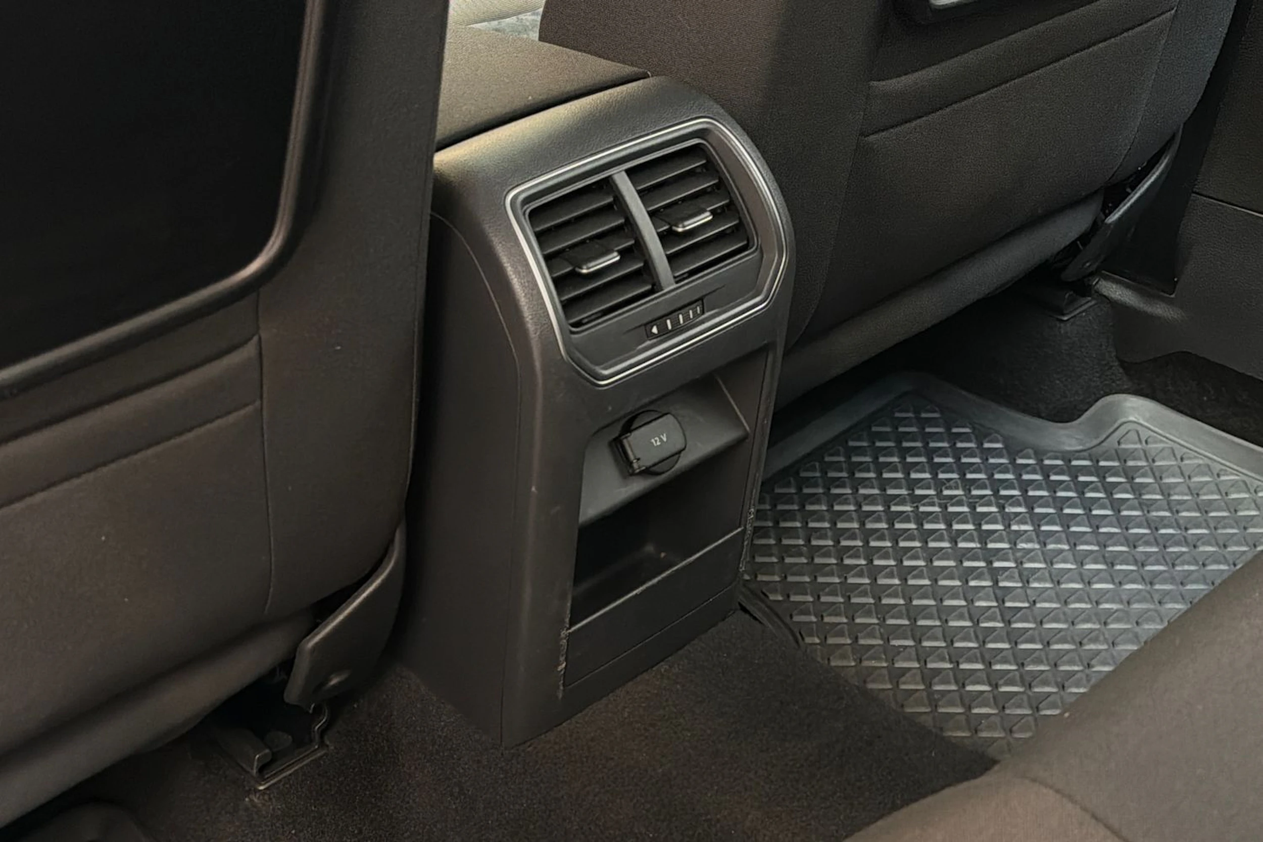 ruskea (beige) Volkswagen Golf Sportsvan 2015 kuva 21.