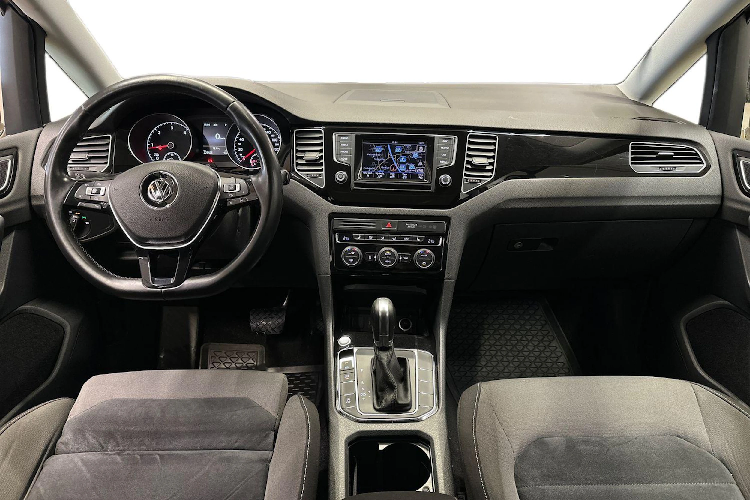 ruskea (beige) Volkswagen Golf Sportsvan 2015 kuva 9.