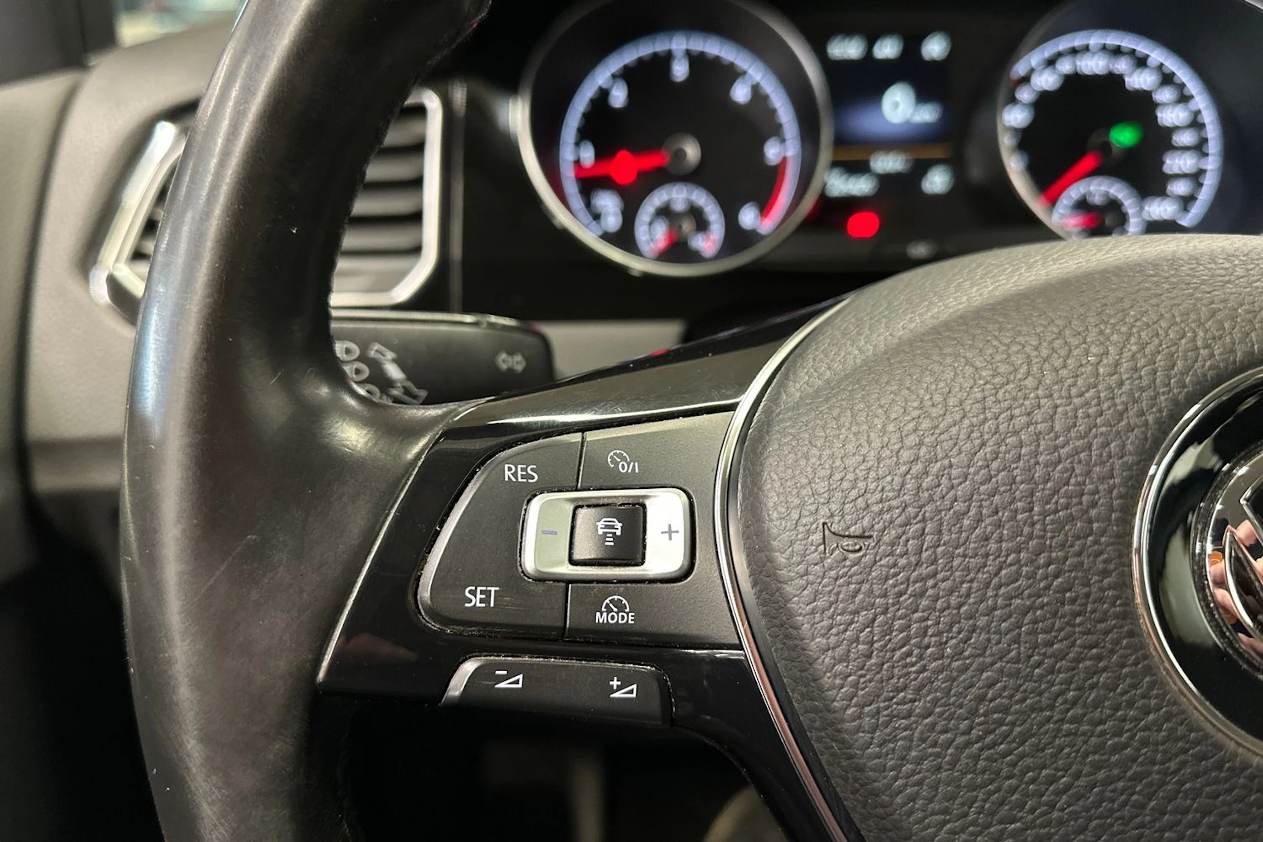 ruskea (beige) Volkswagen Golf Sportsvan 2015 kuva 25.