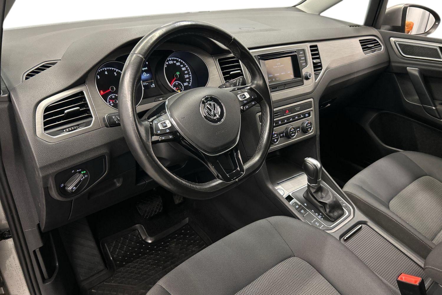 Volkswagen Golf Sportsvan 2015, photo 6/23