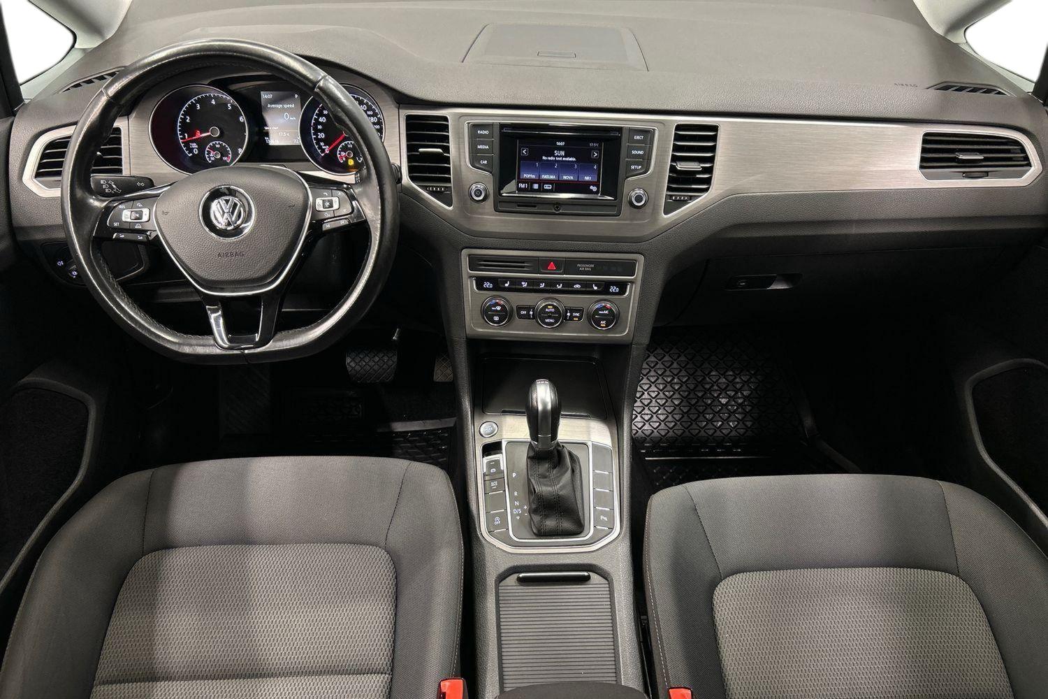 Volkswagen Golf Sportsvan 2015, photo 7/23
