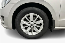Harmaa Volkswagen Golf Sportsvan 2015 kuva 9.