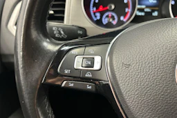 Harmaa Volkswagen Golf Sportsvan 2015 kuva 17.