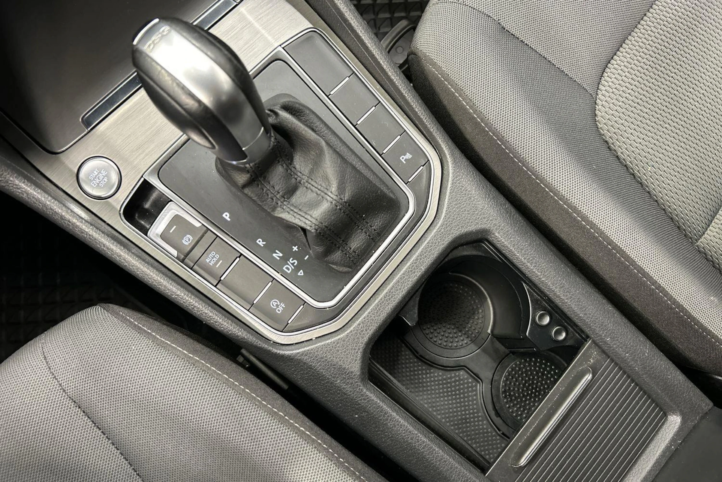 Harmaa Volkswagen Golf Sportsvan 2015 kuva 23.