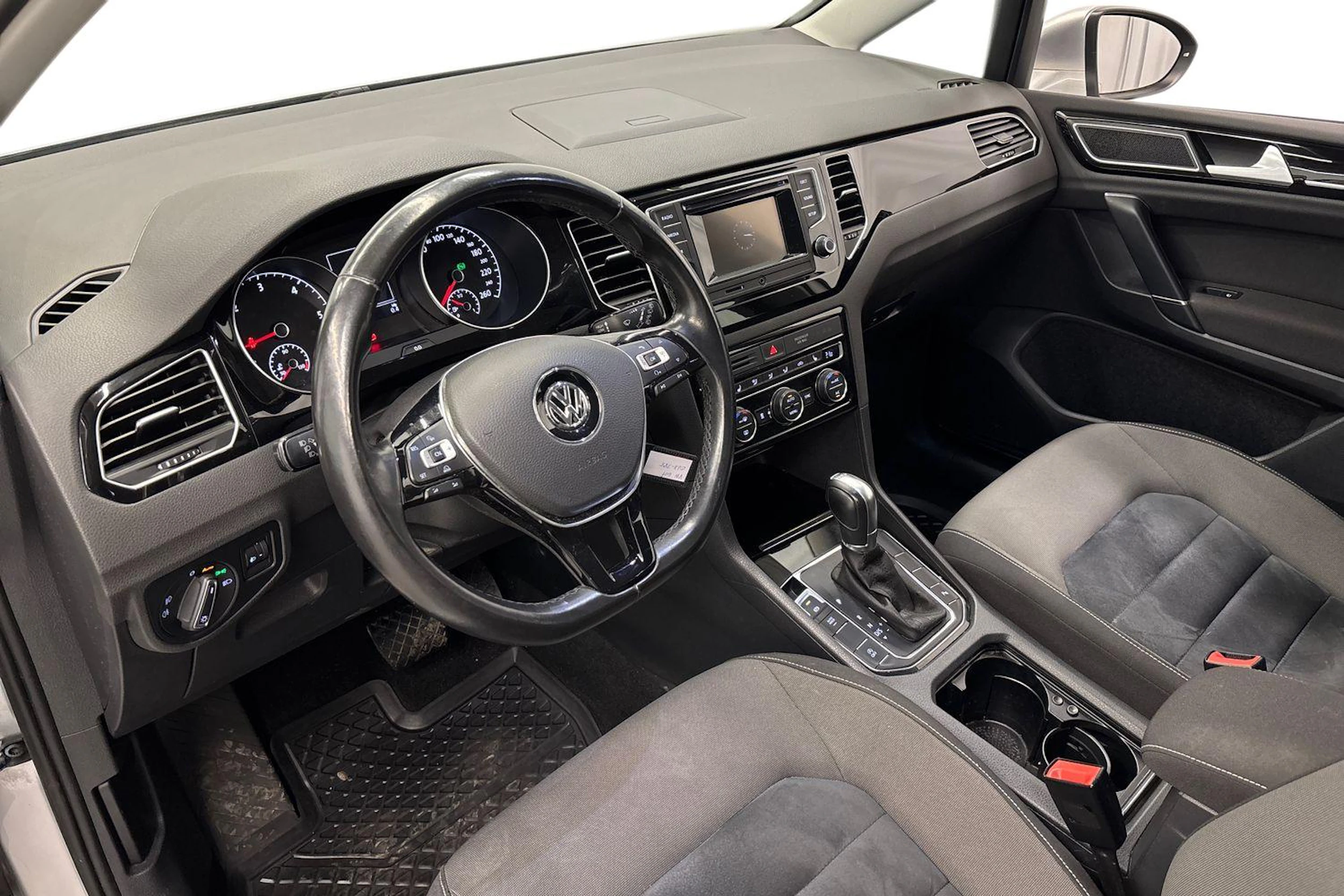 hopea Volkswagen Golf Sportsvan 2015 kuva 6.