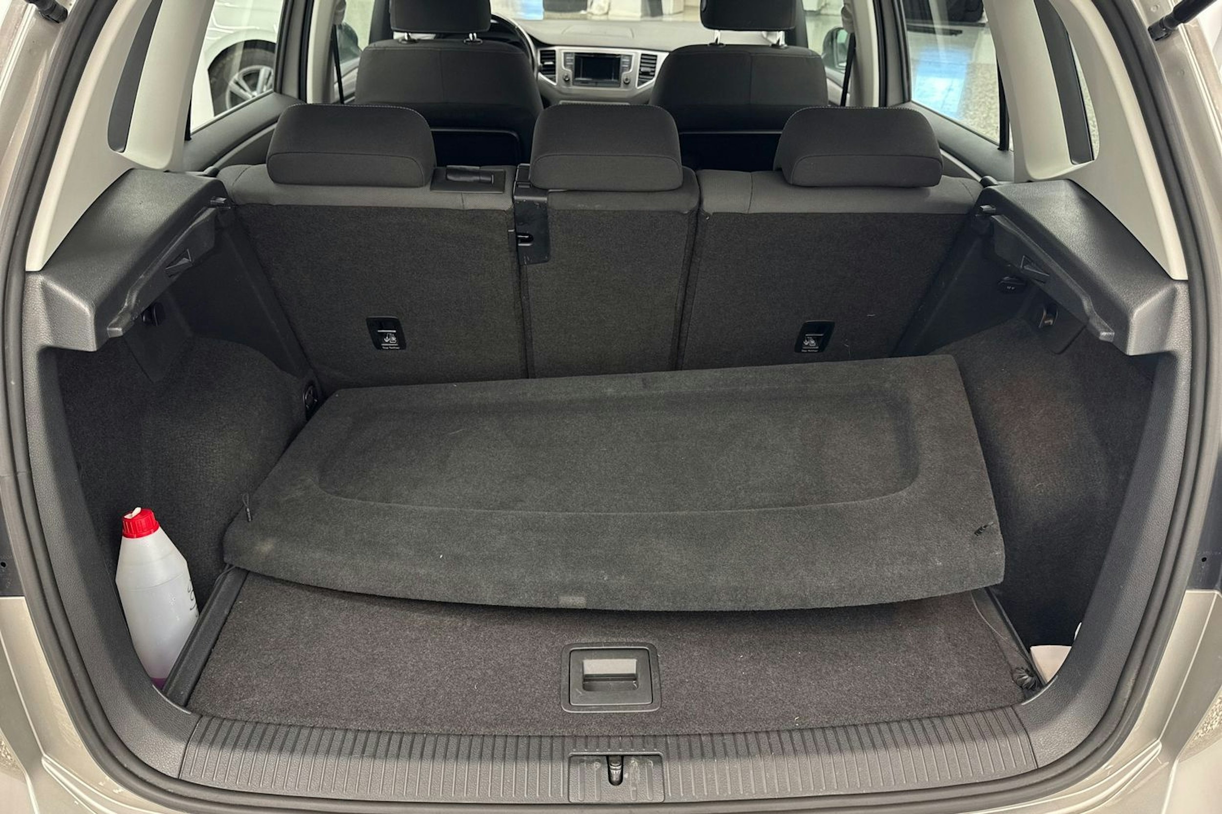 Harmaa Volkswagen GOLF SPORTSVAN 2015 kuva 30.