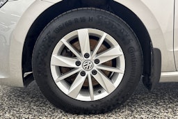 Harmaa Volkswagen GOLF SPORTSVAN 2015 kuva 32.