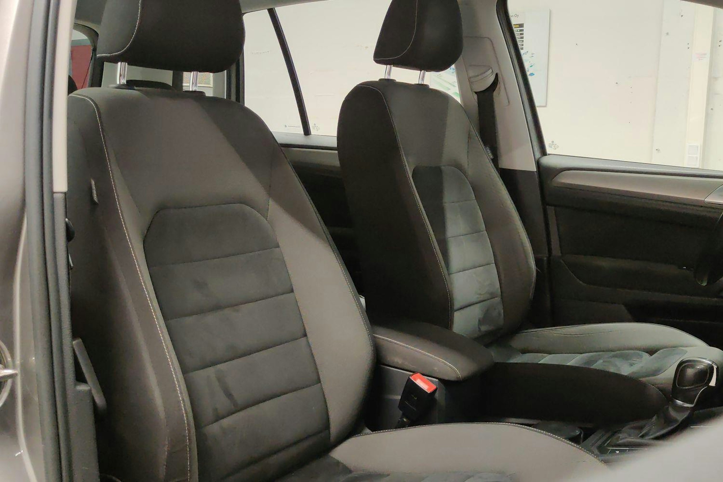 harmaa Volkswagen Golf Sportsvan 2015 kuva 24.