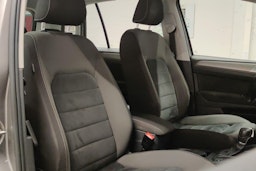 harmaa Volkswagen Golf Sportsvan 2015 kuva 24.