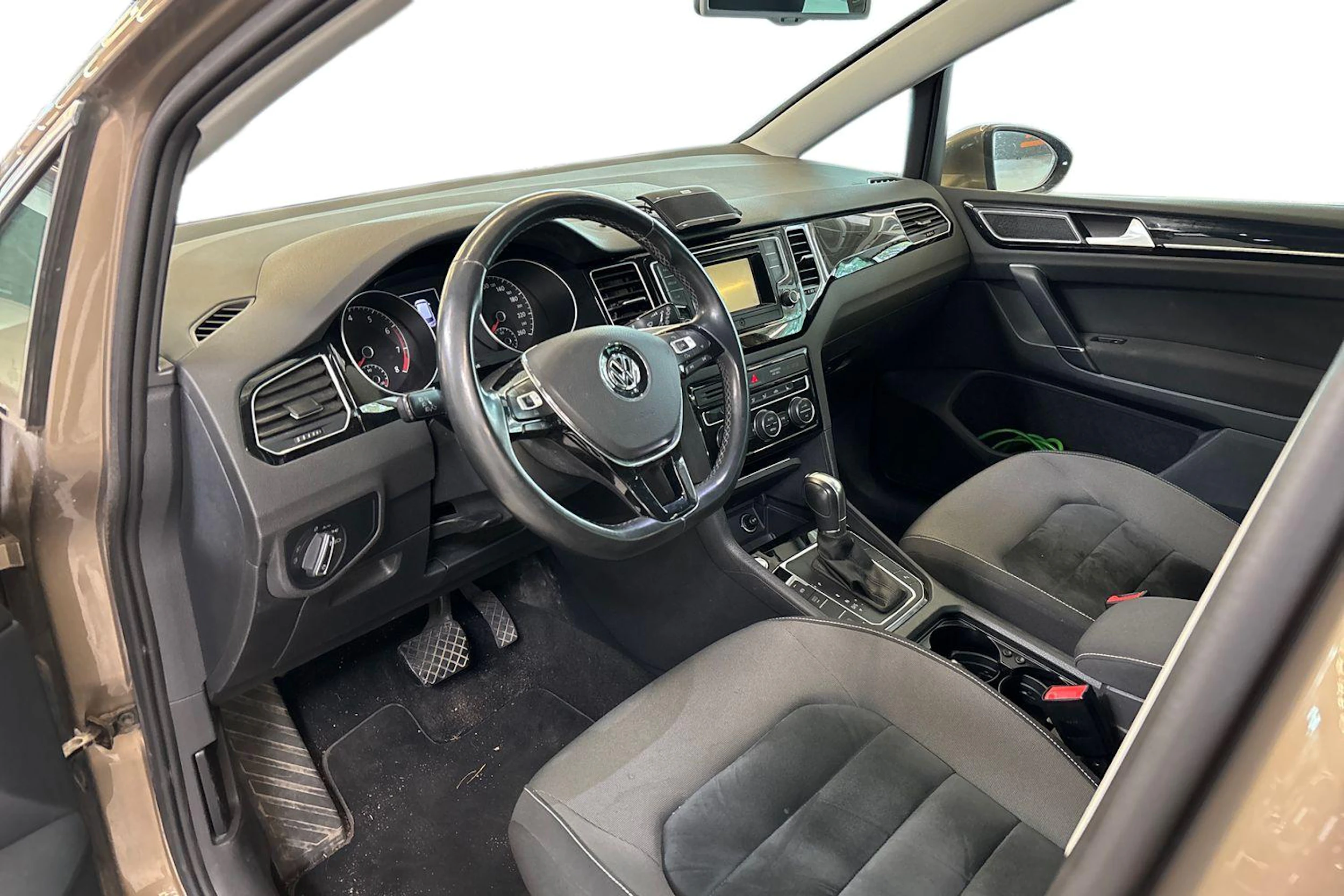 Ruskea (beige) Volkswagen GOLF SPORTSVAN 2015 kuva 3.