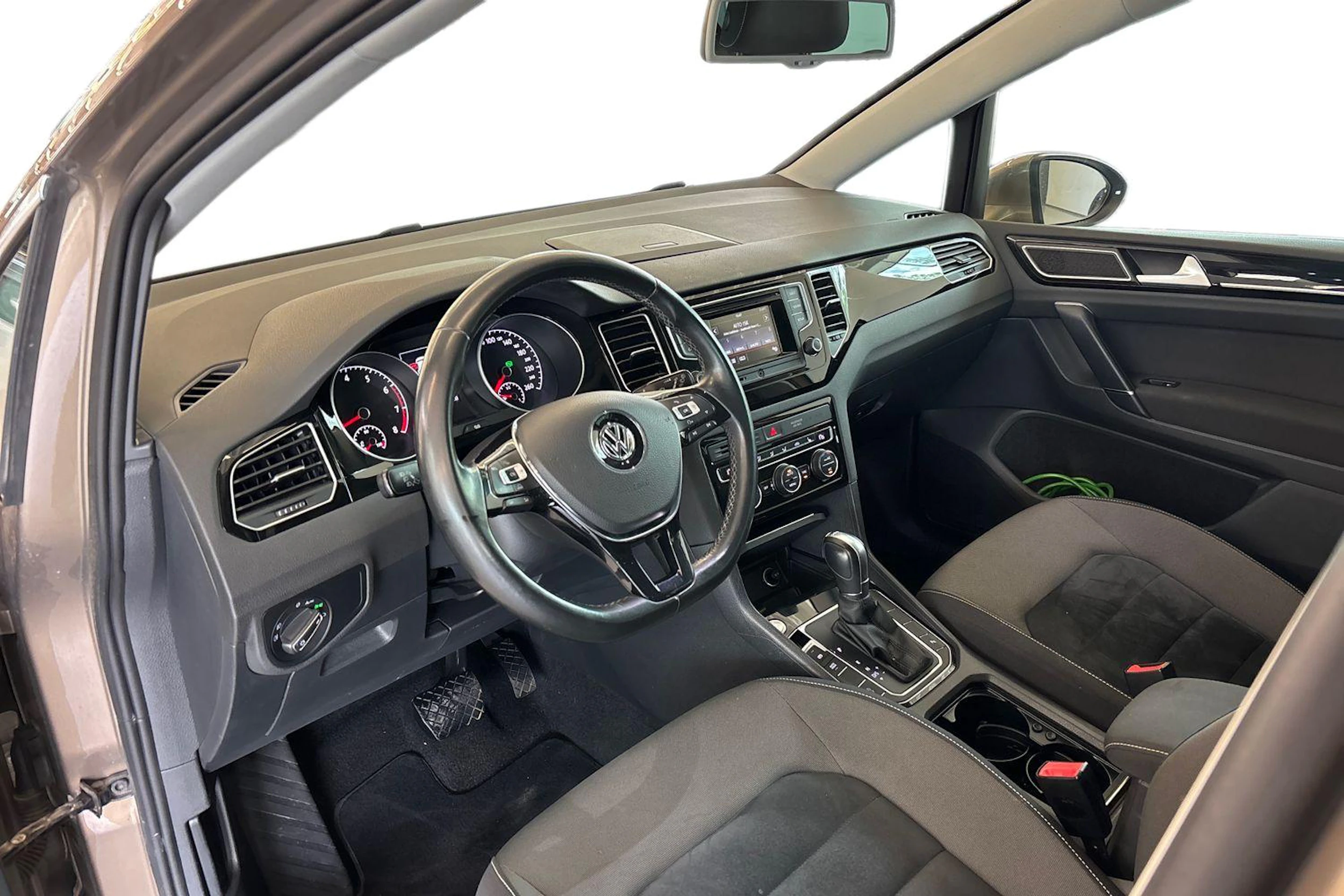 Ruskea (beige) Volkswagen GOLF SPORTSVAN 2015 kuva 6.