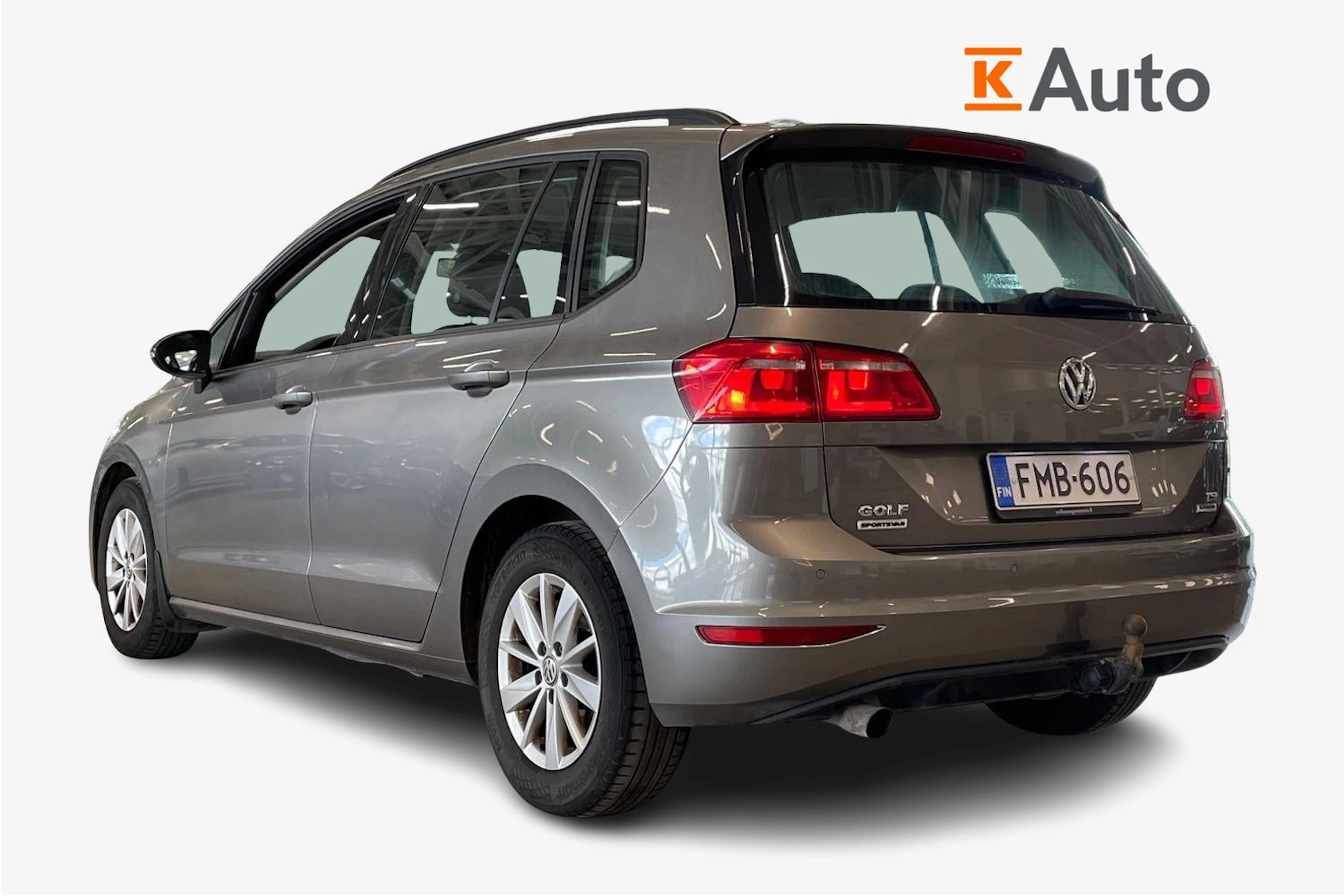 harmaa Volkswagen Golf Sportsvan 2015 kuva 2.