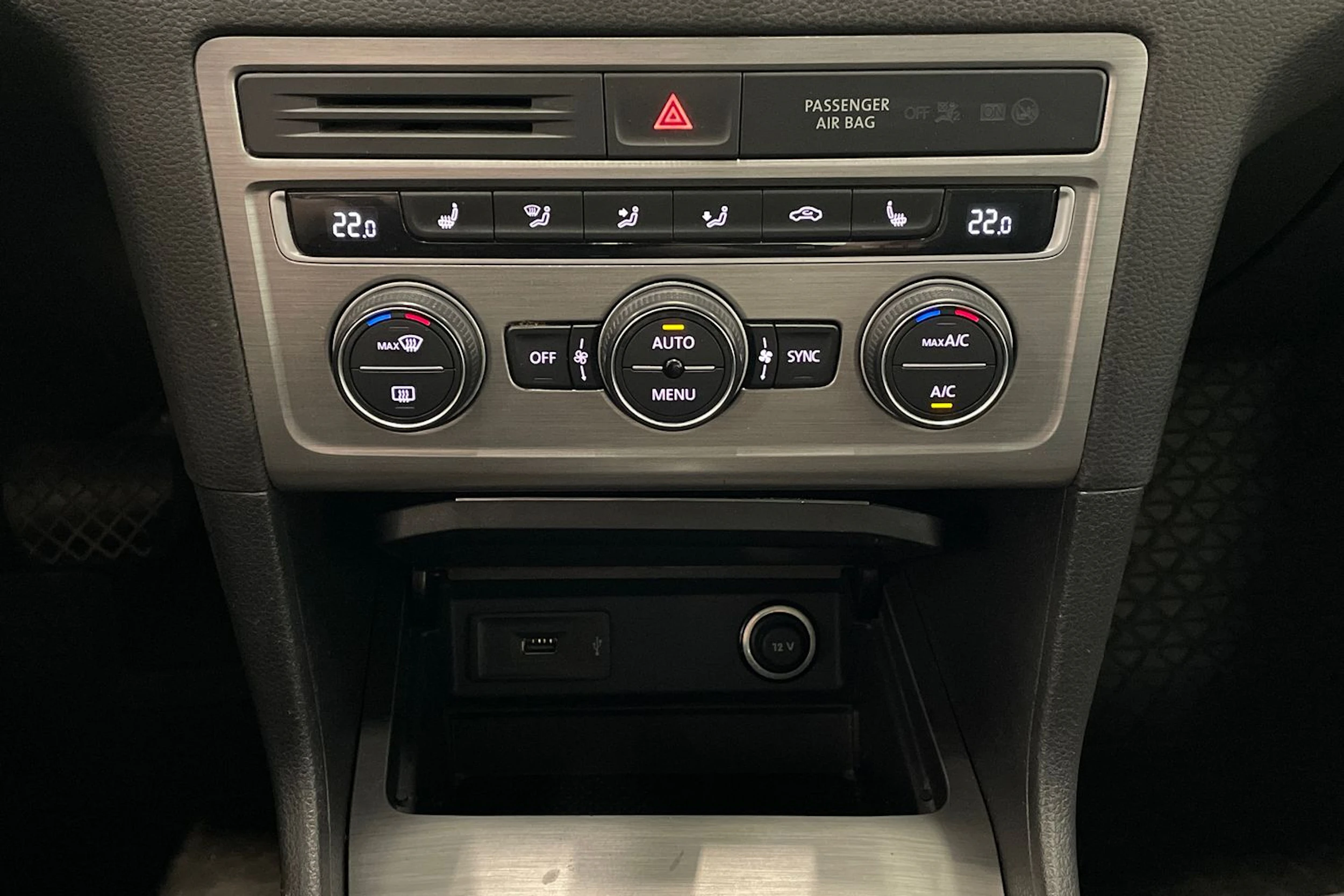 harmaa Volkswagen Golf Sportsvan 2015 kuva 20.