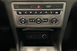 harmaa Volkswagen Golf Sportsvan 2015 kuva 20.