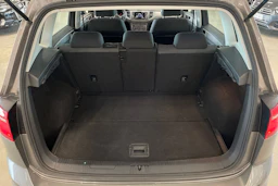 harmaa Volkswagen Golf Sportsvan 2015 kuva 24.