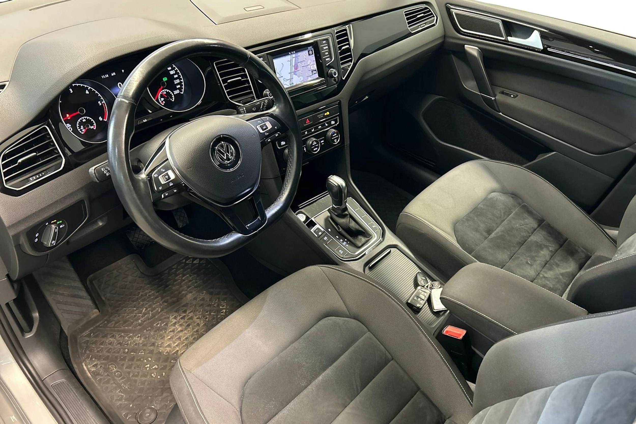 met. harmaa Volkswagen Golf Sportsvan 2015 kuva 7.