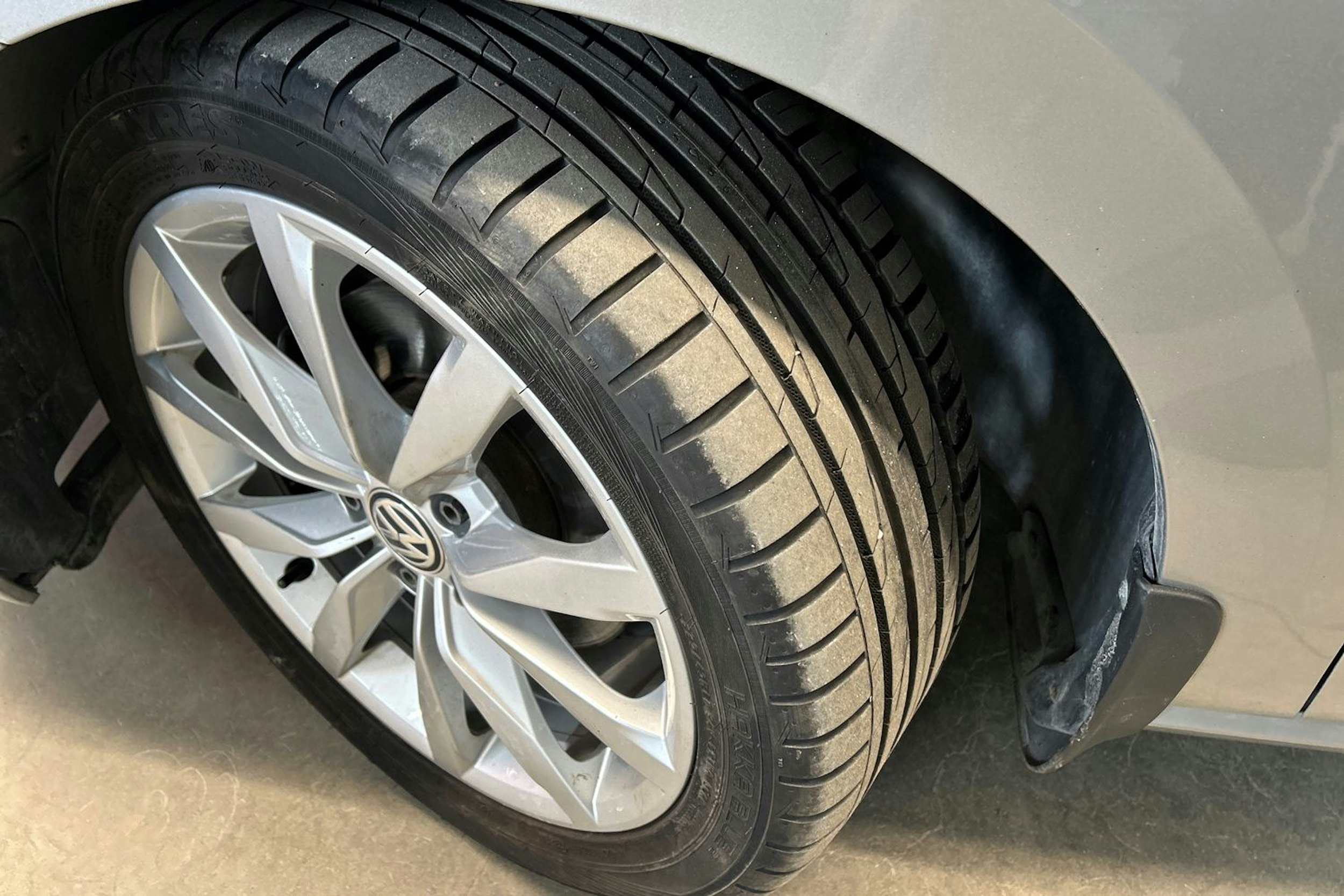 met. harmaa Volkswagen Golf Sportsvan 2015 kuva 13.