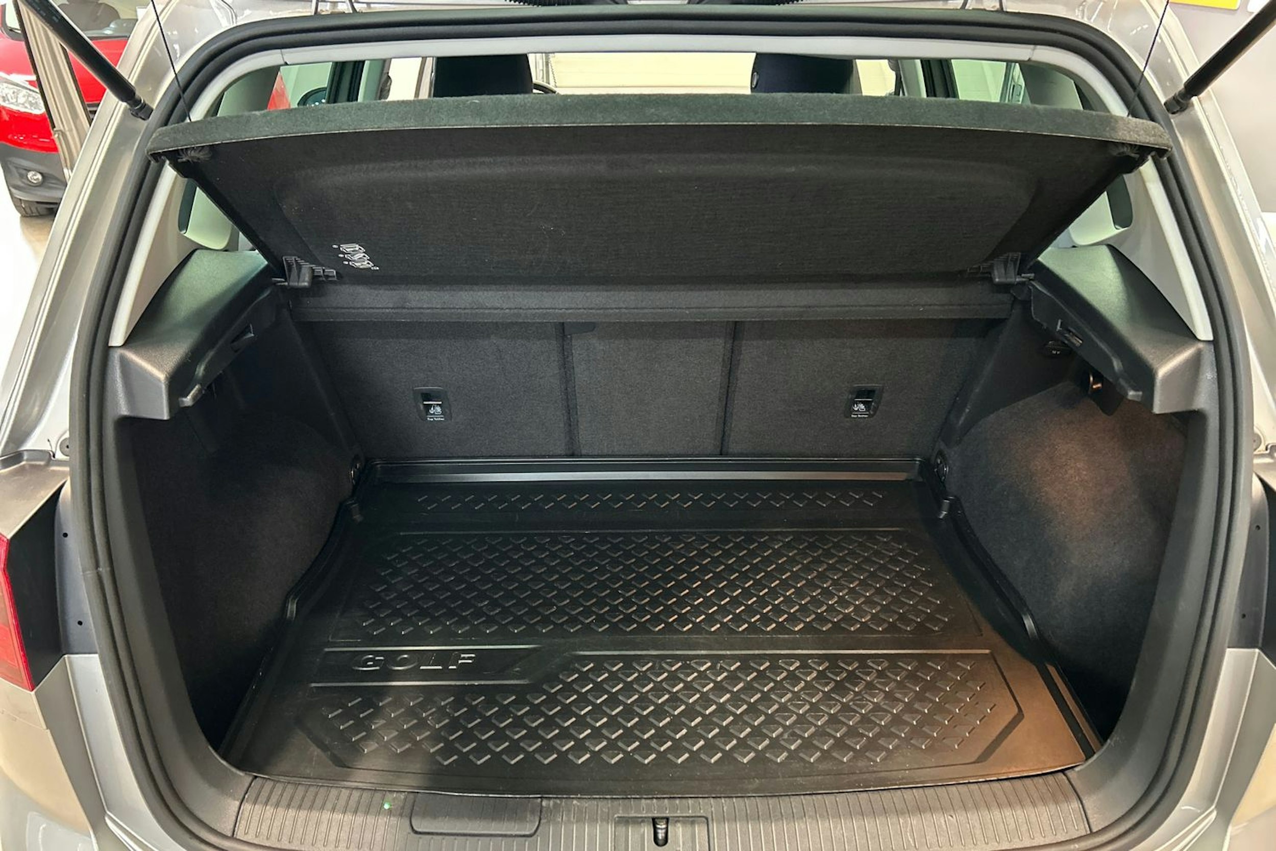 met. harmaa Volkswagen Golf Sportsvan 2015 kuva 14.