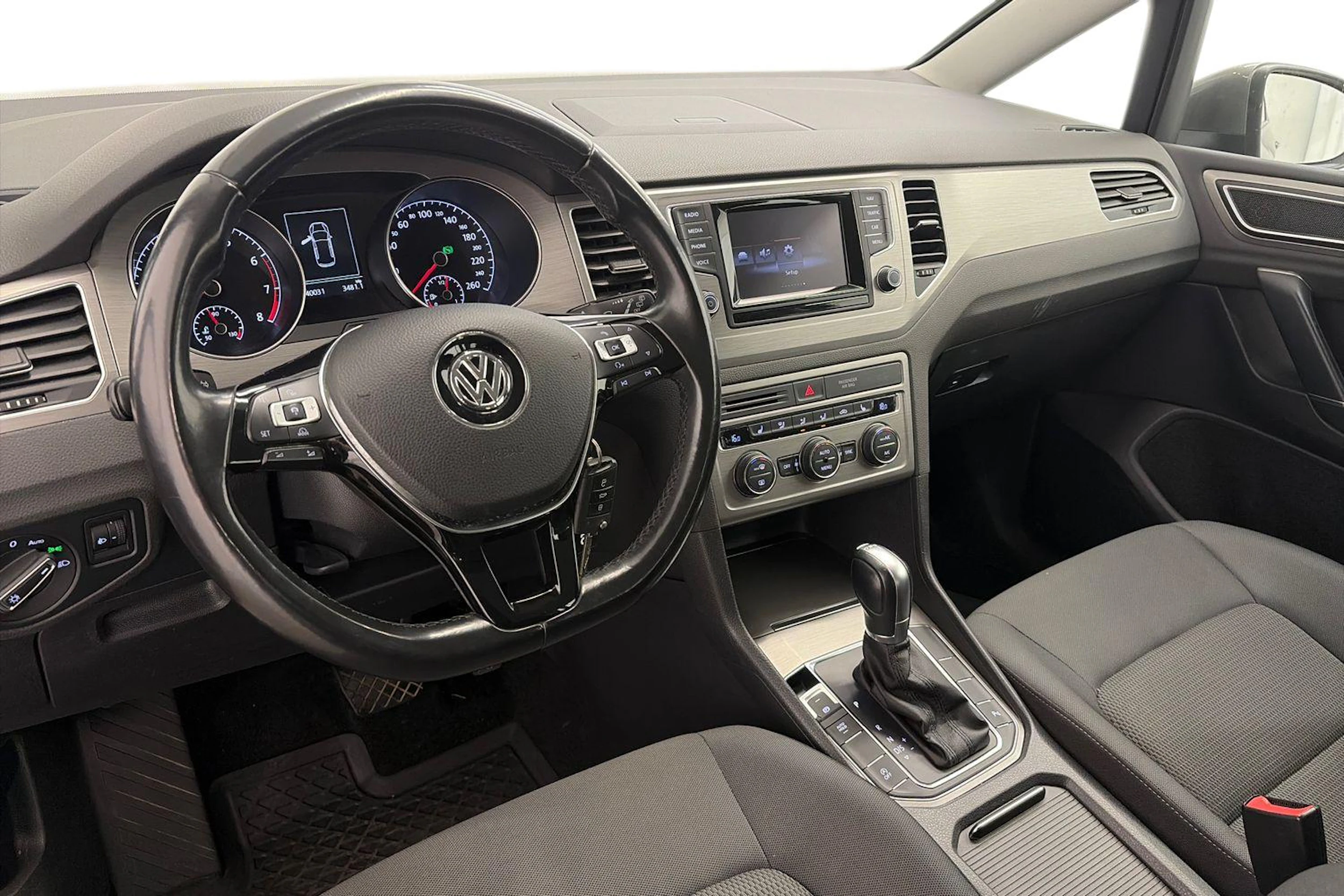 harmaa Volkswagen Golf Sportsvan 2015 kuva 6.
