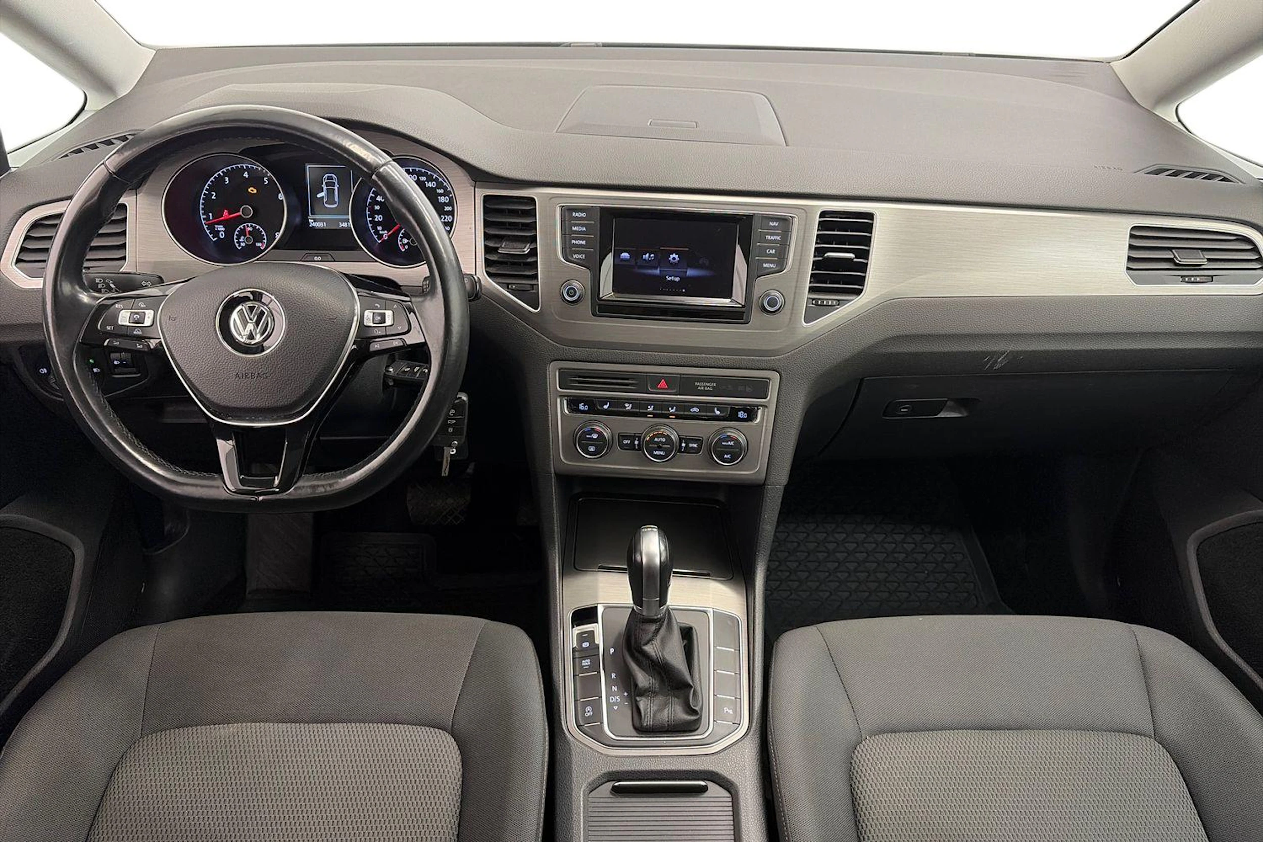 harmaa Volkswagen Golf Sportsvan 2015 kuva 7.