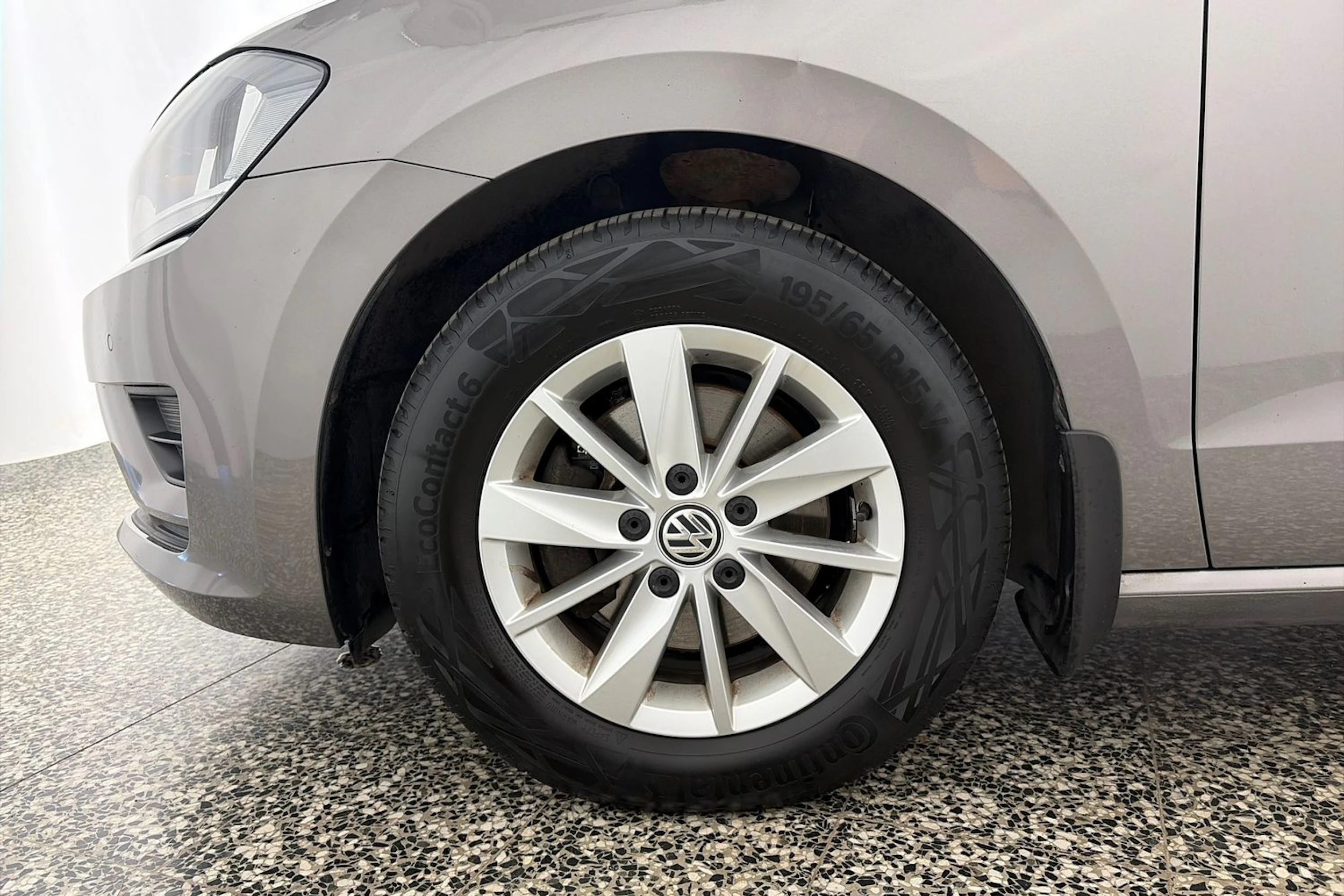 harmaa Volkswagen Golf Sportsvan 2015 kuva 10.