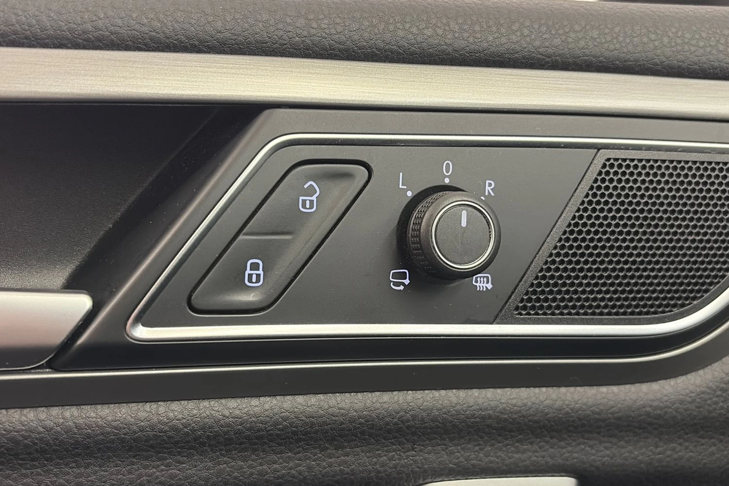 harmaa Volkswagen Golf Sportsvan 2015 kuva 25.