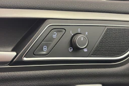 harmaa Volkswagen Golf Sportsvan 2015 kuva 25.