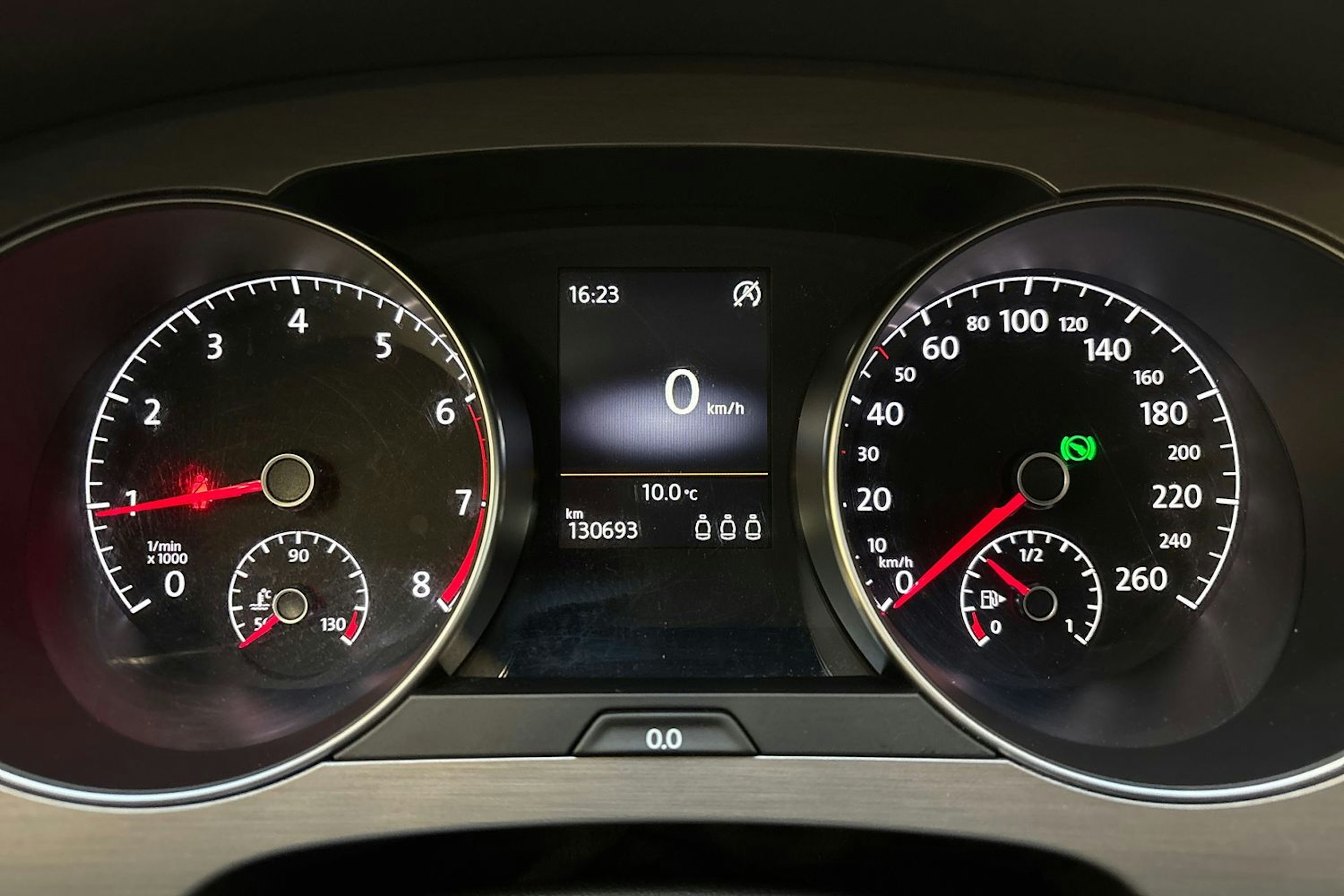 harmaa Volkswagen Golf Sportsvan 2015 kuva 17.