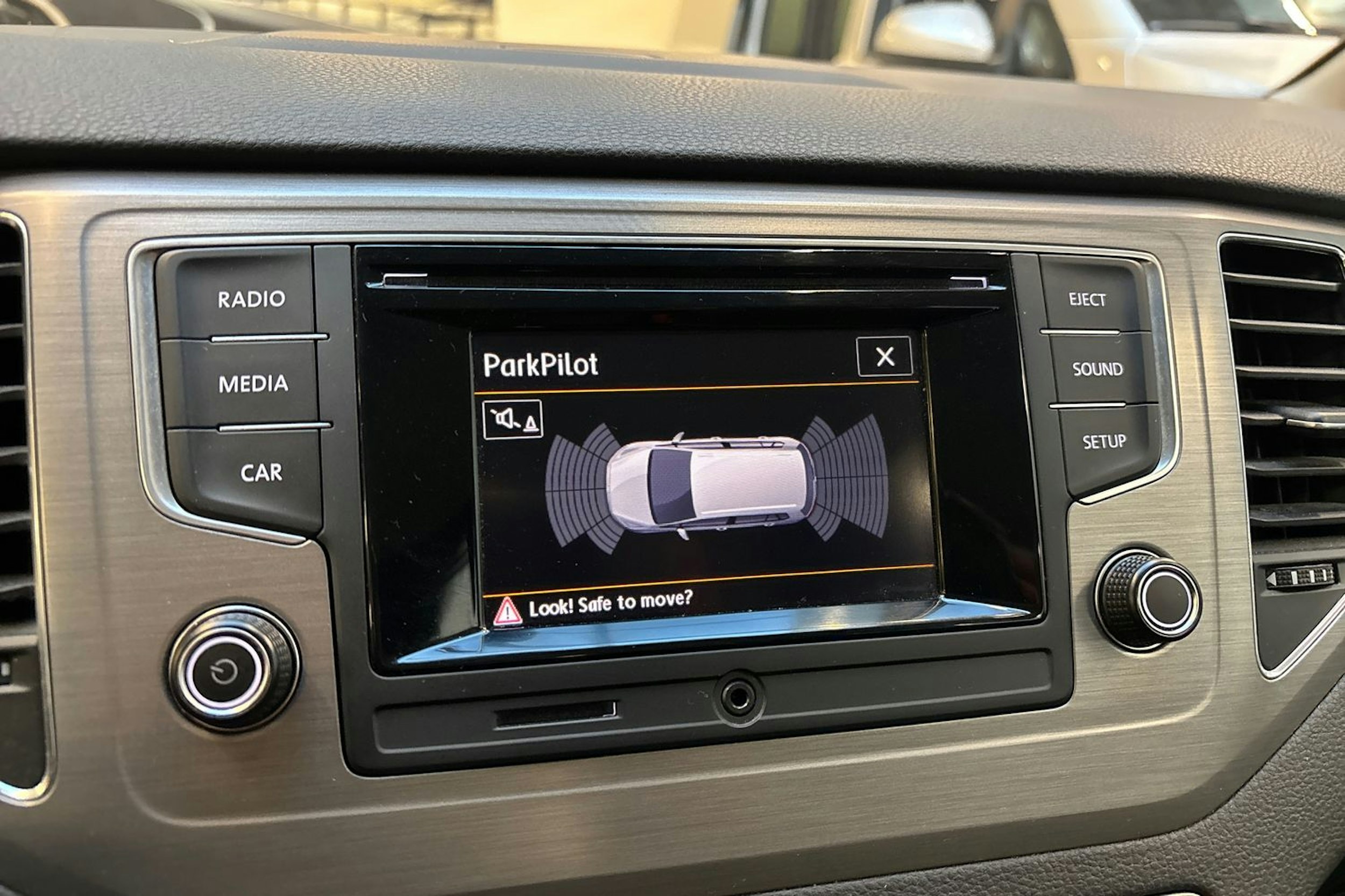 harmaa Volkswagen Golf Sportsvan 2015 kuva 18.