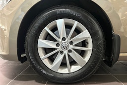 ruskea (beige) Volkswagen Golf Sportsvan 2015 kuva 9.