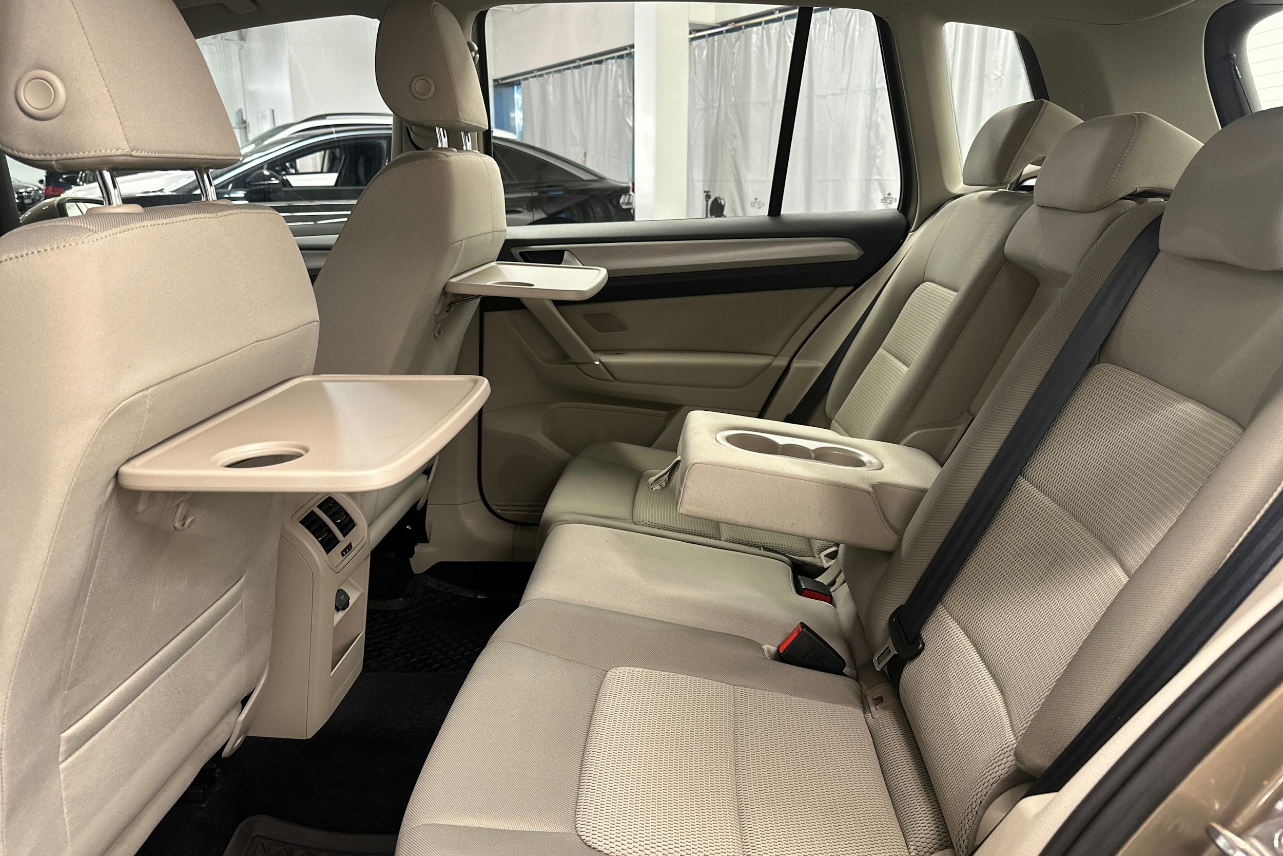 ruskea (beige) Volkswagen Golf Sportsvan 2015 kuva 13.