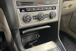 ruskea (beige) Volkswagen Golf Sportsvan 2015 kuva 18.